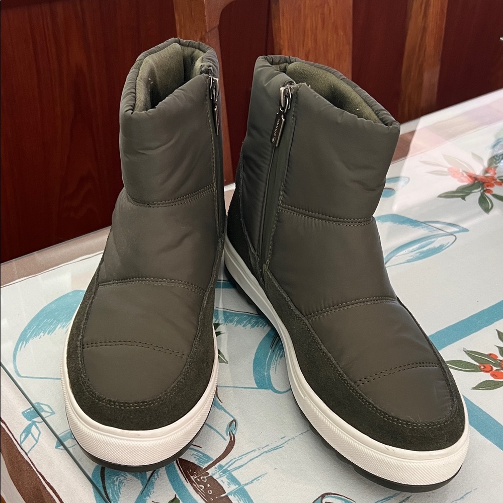 Womans Blondo waterproof boots